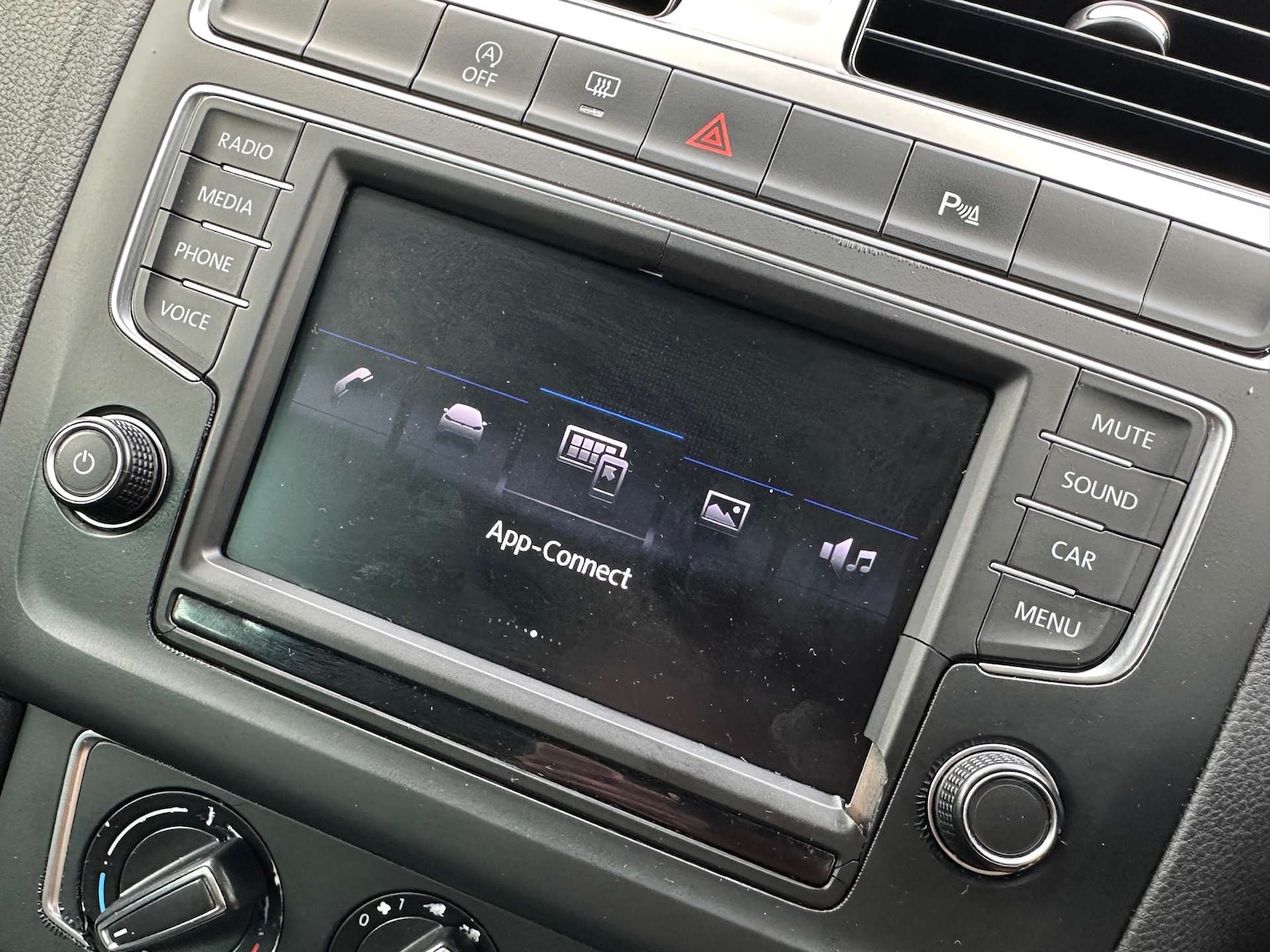 Used Volkswagen Polo 2017 for sale - 76601128: Photo 42