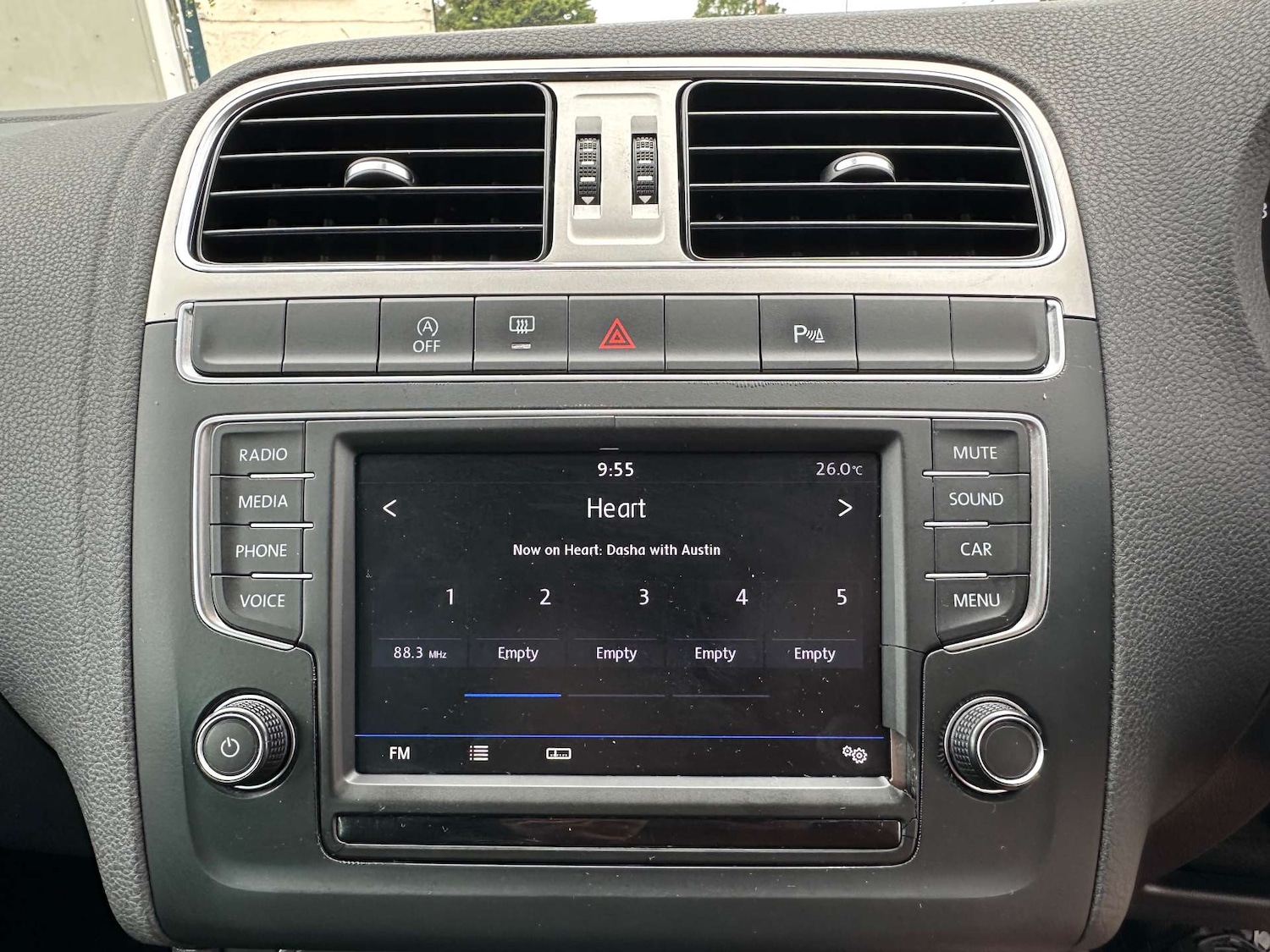 Used Volkswagen Polo 2017 for sale - 76601128: Photo 5