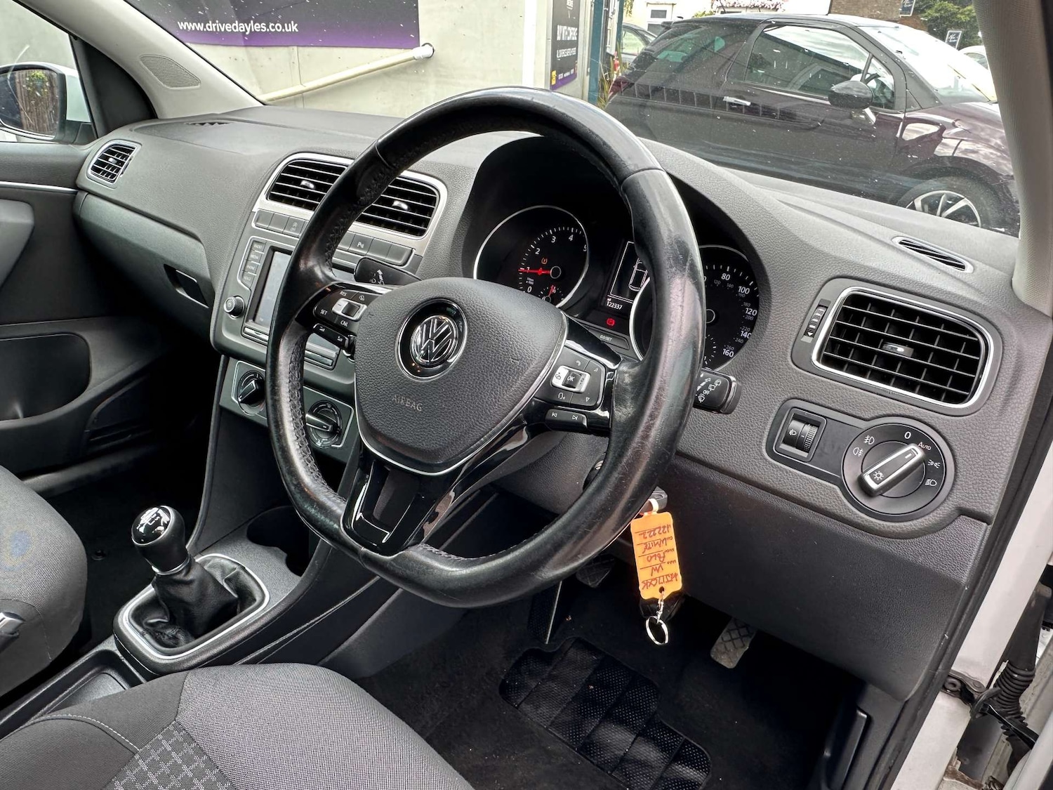 Used Volkswagen Polo 2017 for sale - 76601128: Photo 6