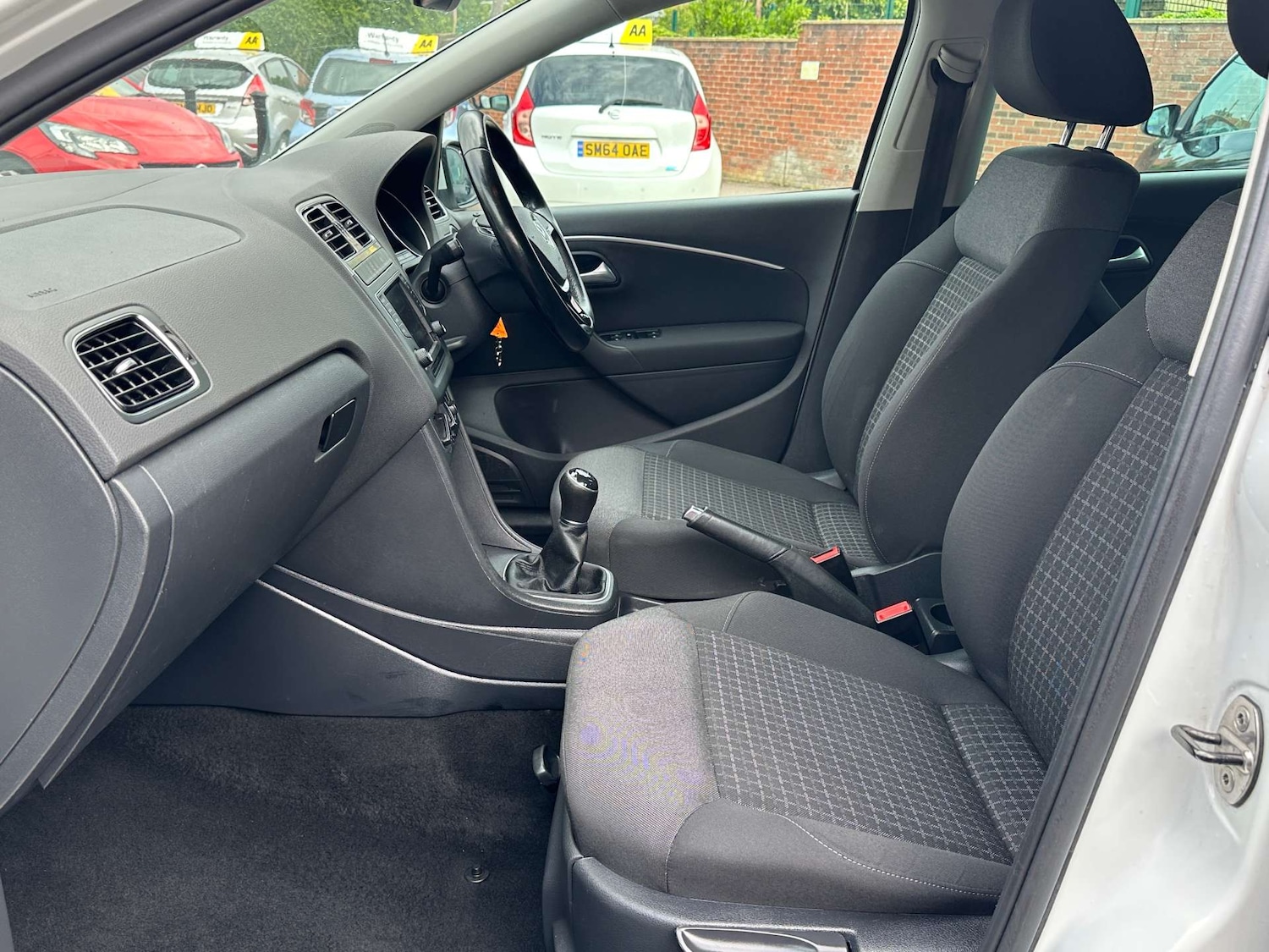 Used Volkswagen Polo 2017 for sale - 76601128: Photo 8