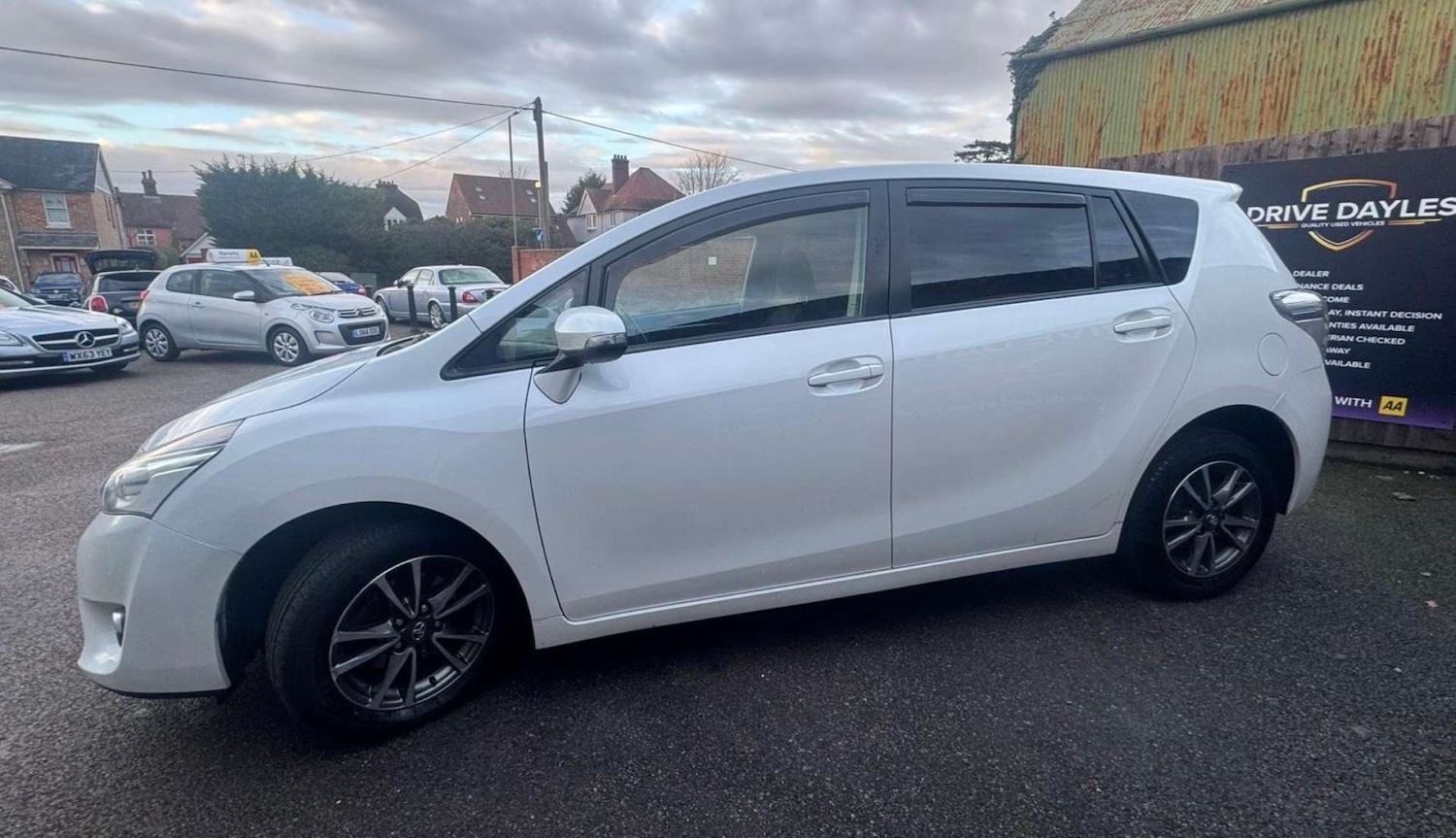 Used Toyota Verso 2014 for sale - 77442199: Photo 2