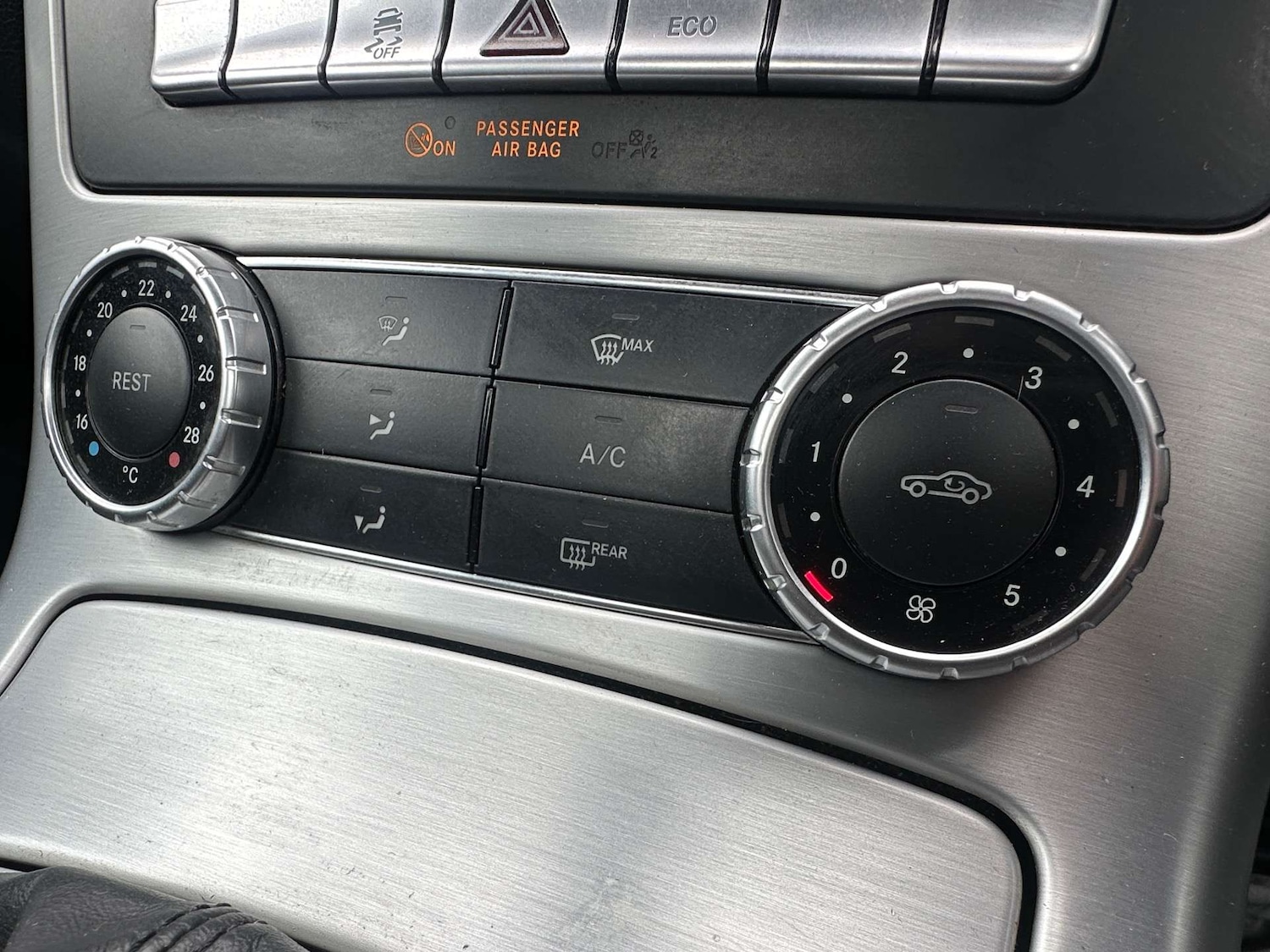 Used Mercedes-Benz SLK 2013 for sale - 76762569: Photo 42