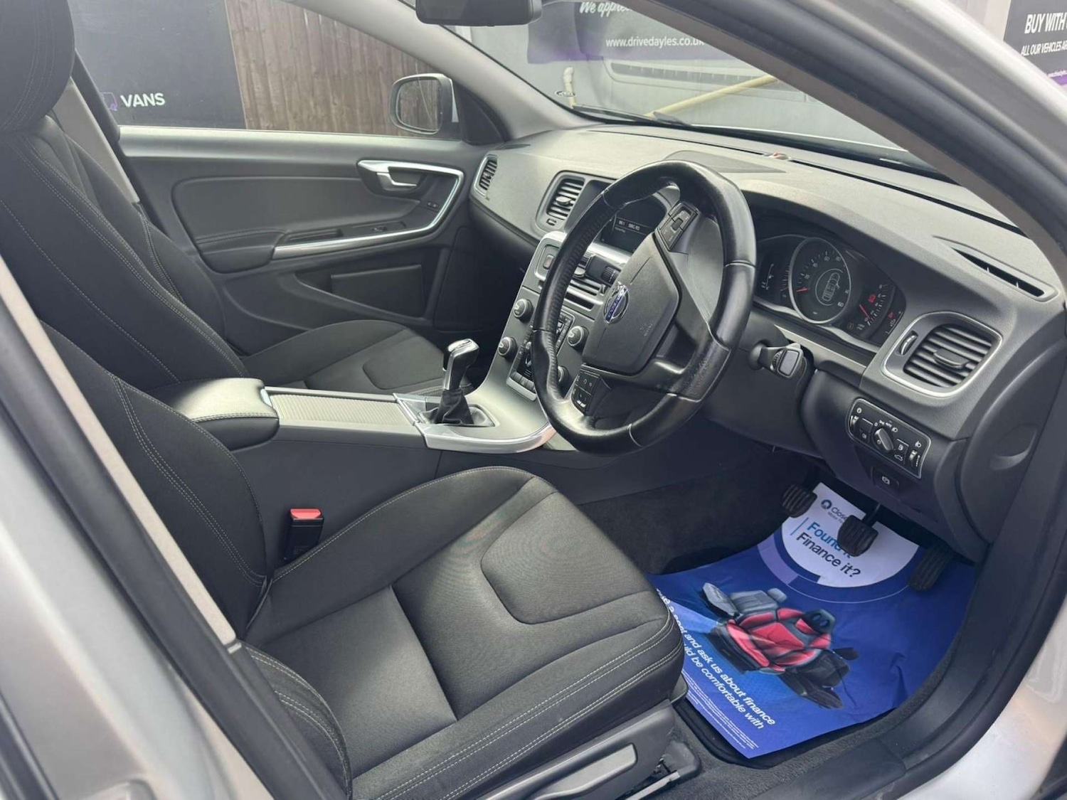 Used Volvo S60 2017 for sale - 77916392: Photo 7