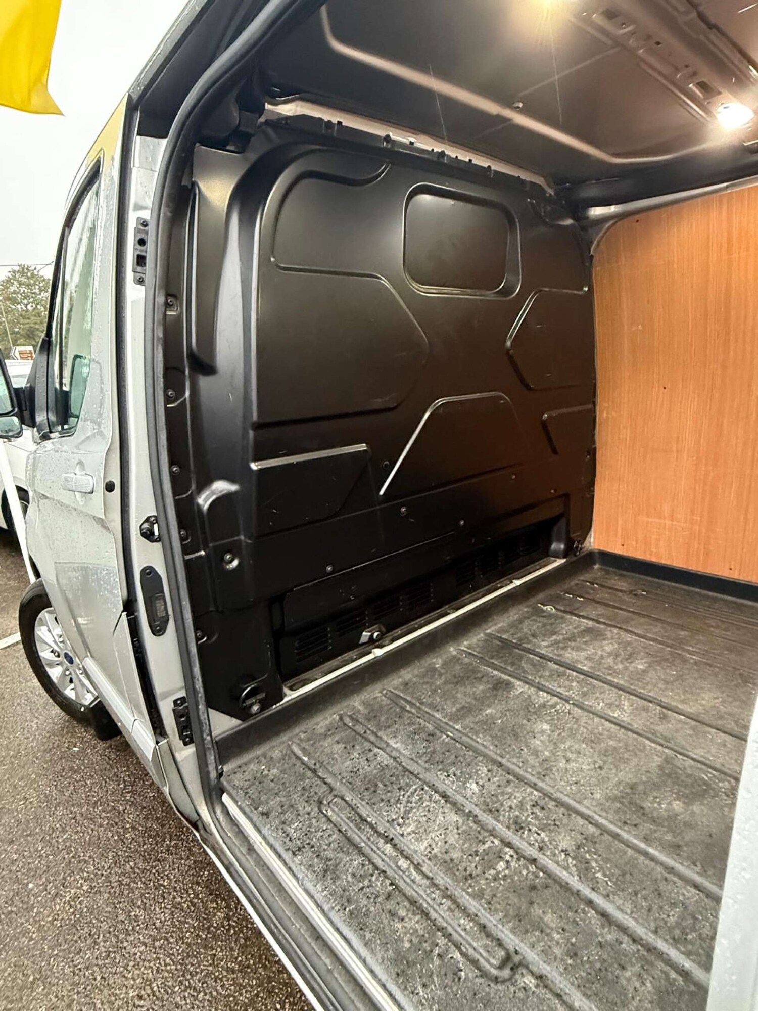 Used Ford Transit Custom 2020 for sale - 76162640: Photo 3