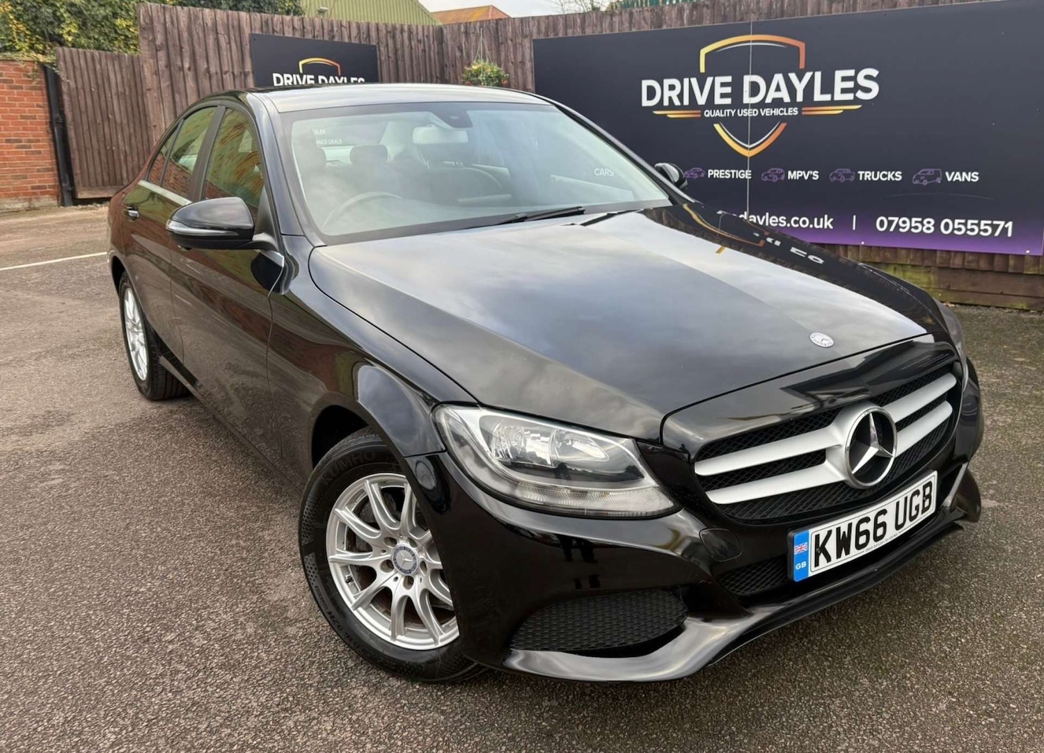 Used Mercedes-Benz C Class 2017 for sale - 77339240: Photo 11