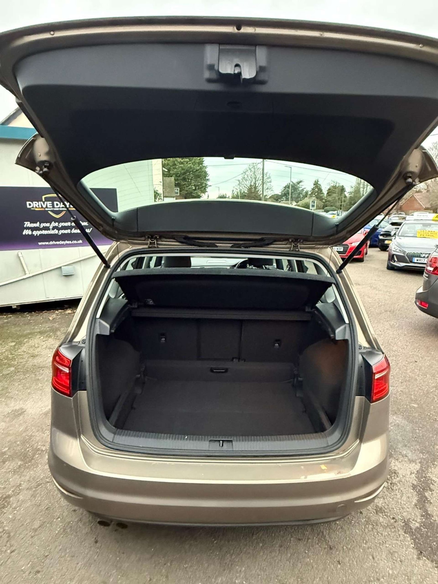 Used Volkswagen Golf SV 2017 for sale - 76923083: Photo 16