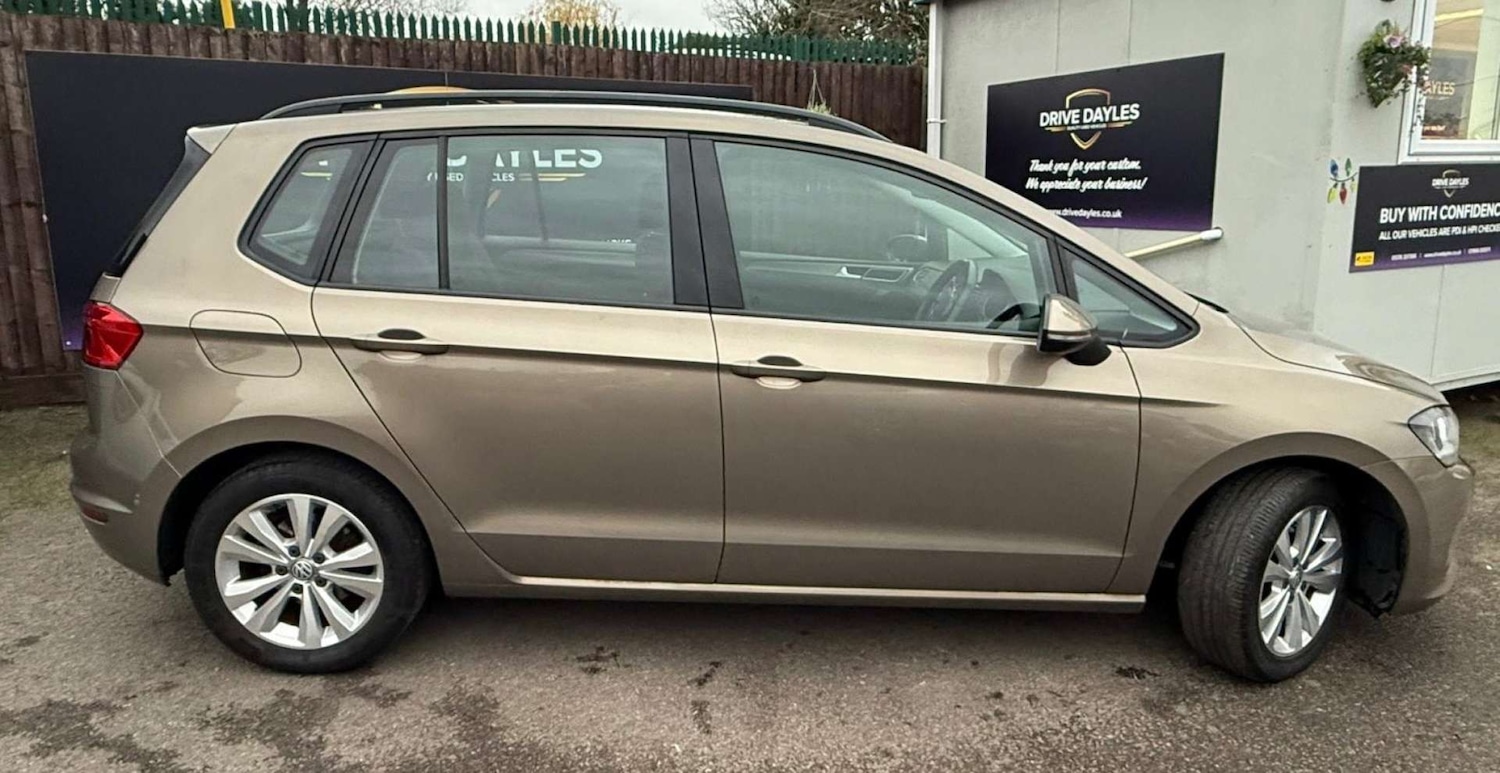 Used Volkswagen Golf SV 2017 for sale - 76923083: Photo 2