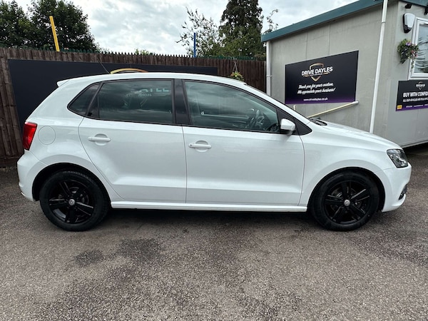 Used Volkswagen Polo 2017 for sale - 76278128: Photo 4
