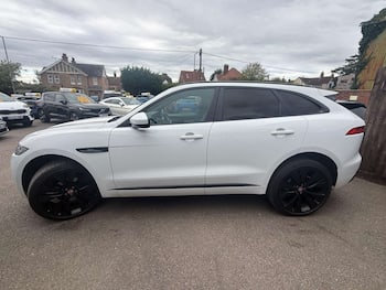 Used Jaguar F-Pace 2019 for sale - 79859492: Photo