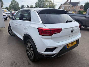 Used Volkswagen T-Roc 2021 for sale - 78470564: Photo