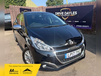 Used Peugeot 208 2017 for sale - 79254615: Photo
