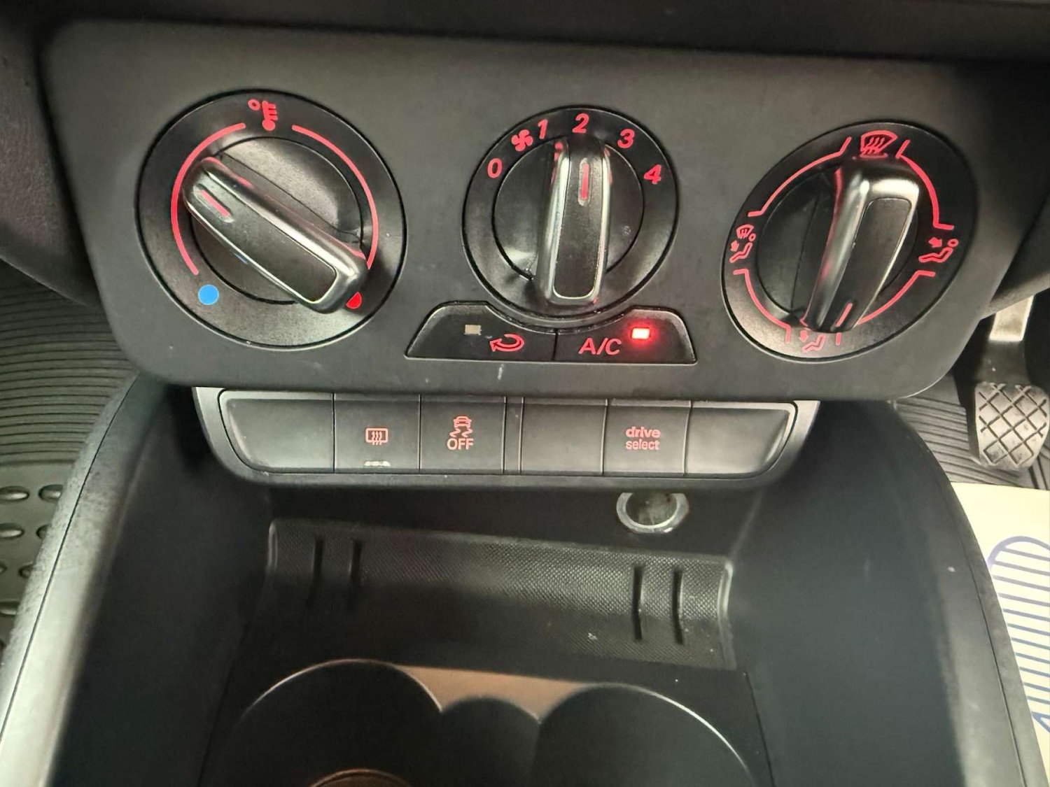 Used Audi A1 2015 for sale - 77610594: Photo 16