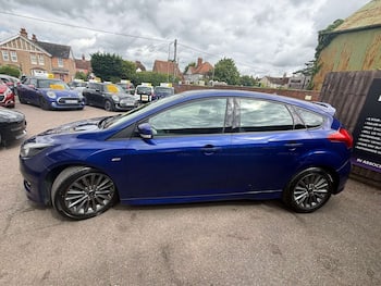 Used Ford Focus 2017 for sale - 79841815: Photo