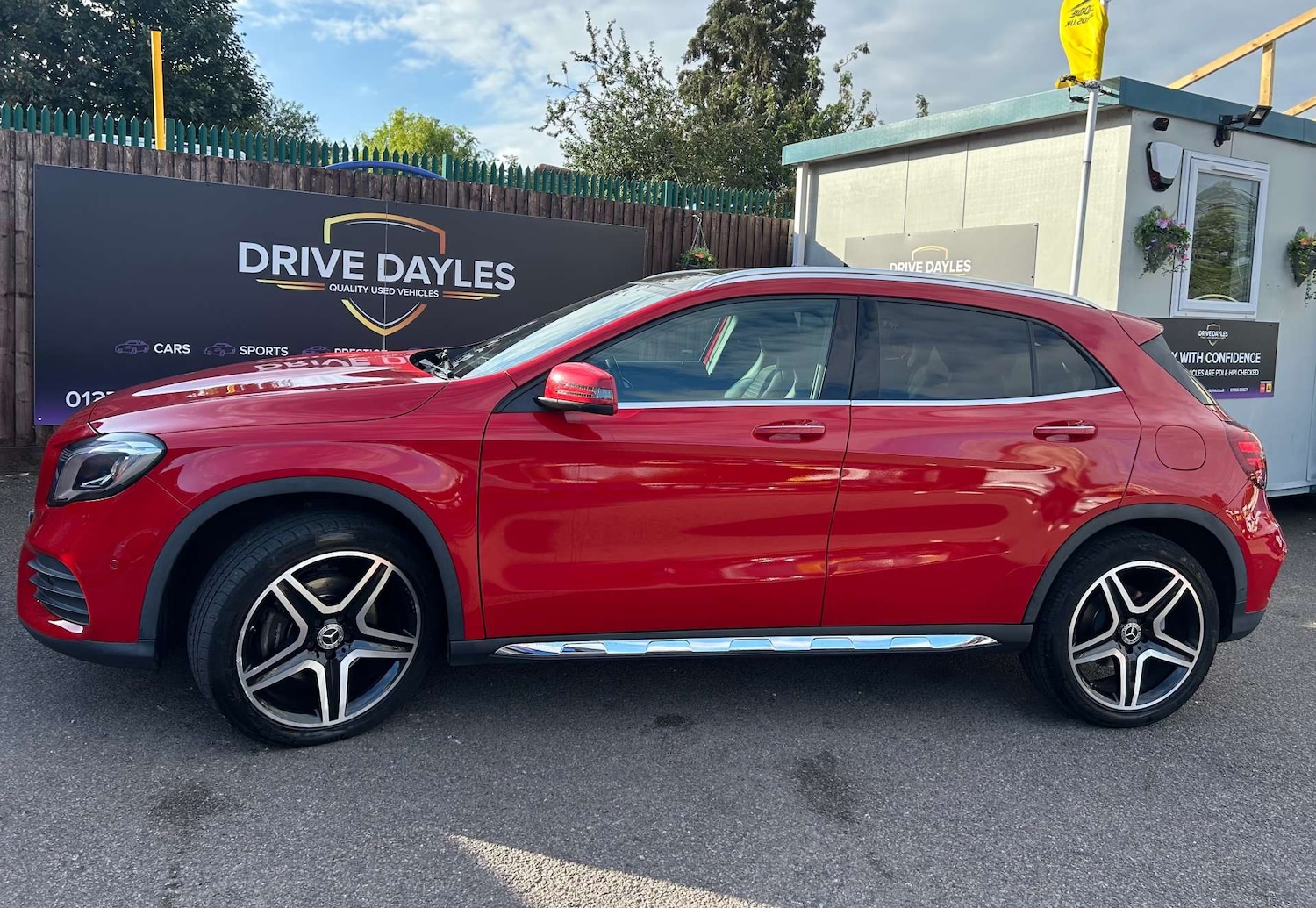 Used Mercedes-Benz GLA 2018 for sale - 76601062: Photo 2