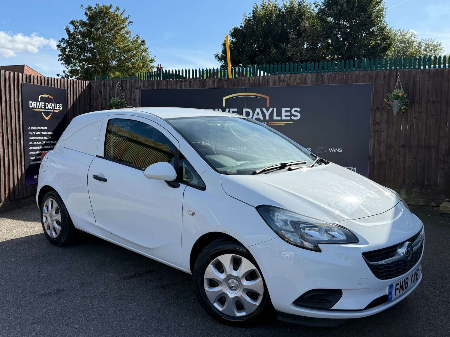 Used Vauxhall Corsa 2018 for sale - 76601408: Photo 2