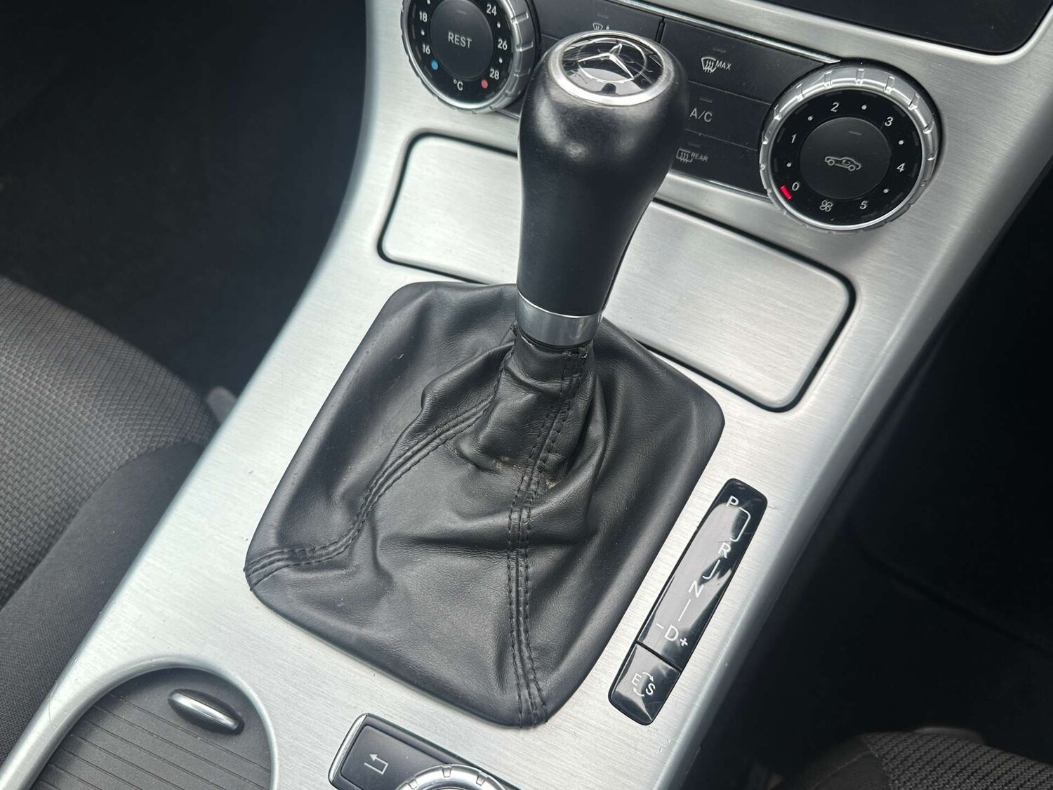 Used Mercedes-Benz SLK 2013 for sale - 76363898: Photo 38