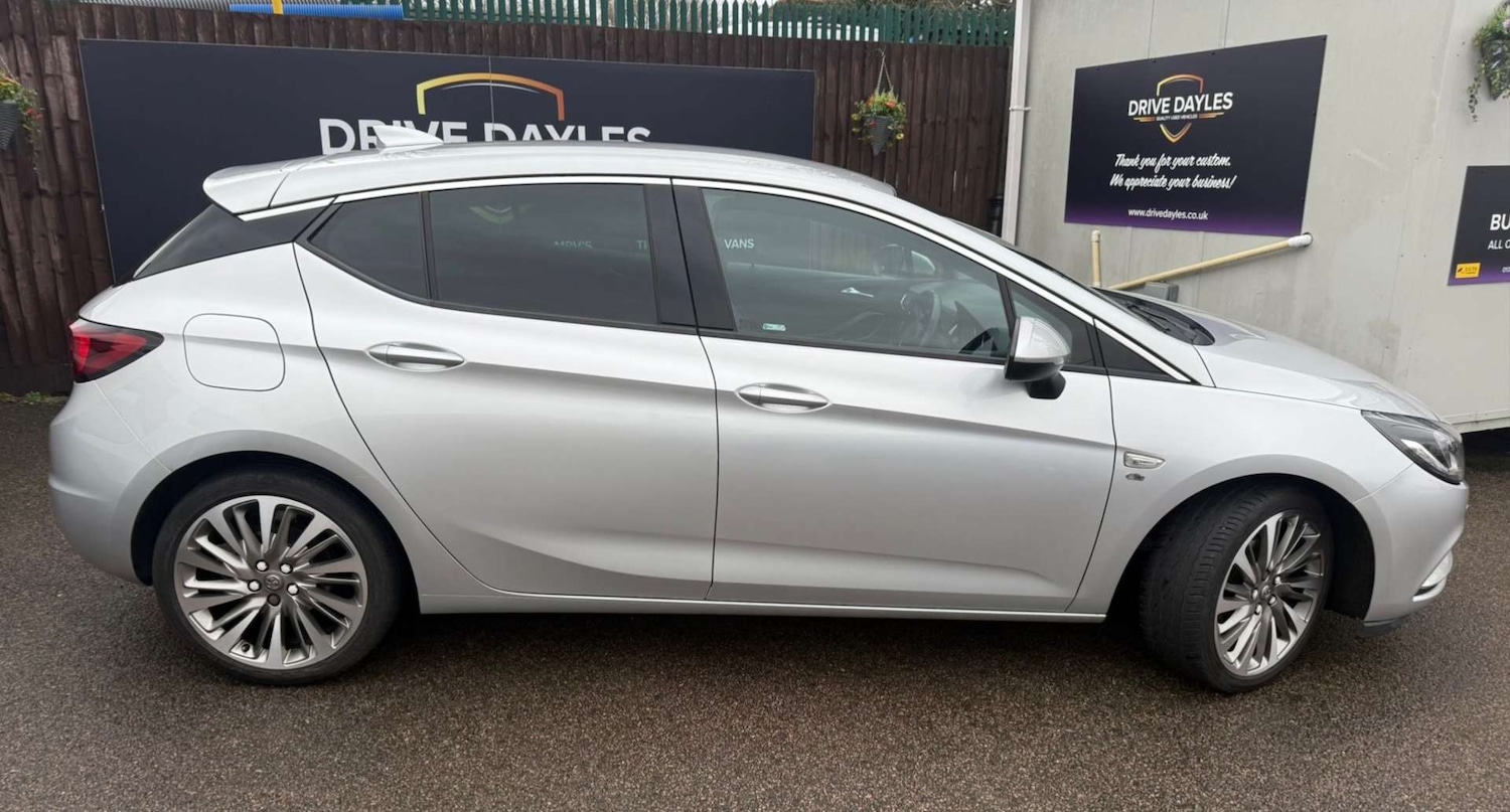 Used Vauxhall Astra 2017 for sale - 77314236: Photo 2