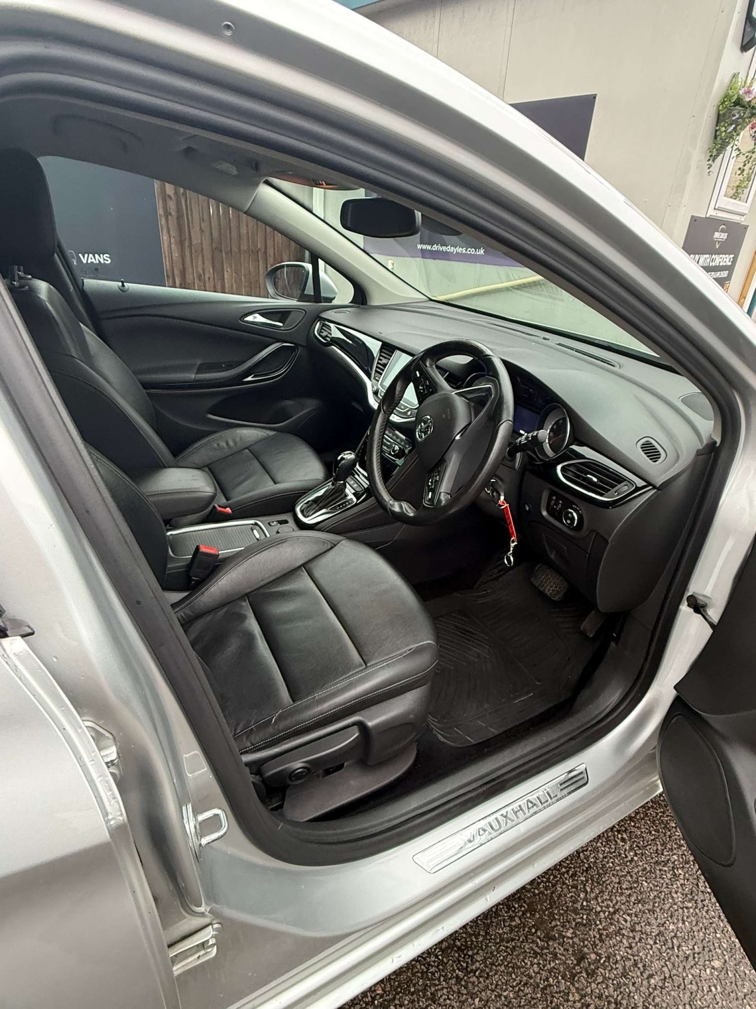 Used Vauxhall Astra 2017 for sale - 77314236: Photo 24