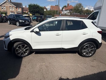 Used Kia Stonic 2018 for sale - 79596324: Photo