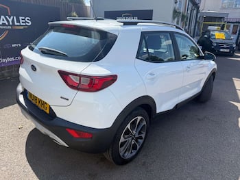 Used Kia Stonic 2018 for sale - 79596324: Photo