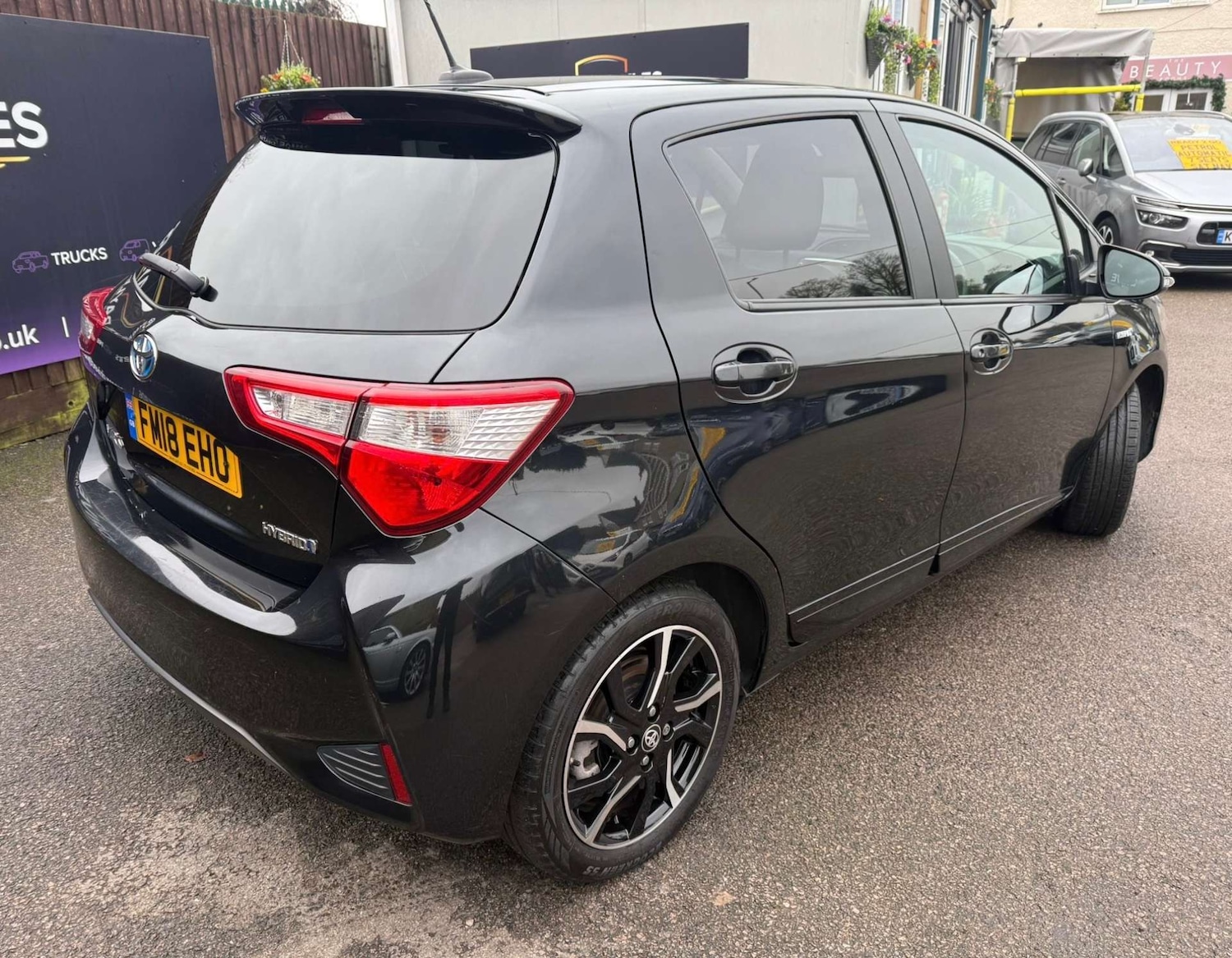 Used Toyota Yaris 2018 for sale - 77364271: Photo 3