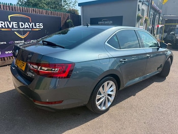 Used Skoda Superb 2017 for sale - 78996894: Photo