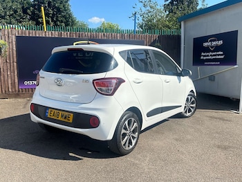 Used Hyundai i10 2018 for sale - 75156749: Photo