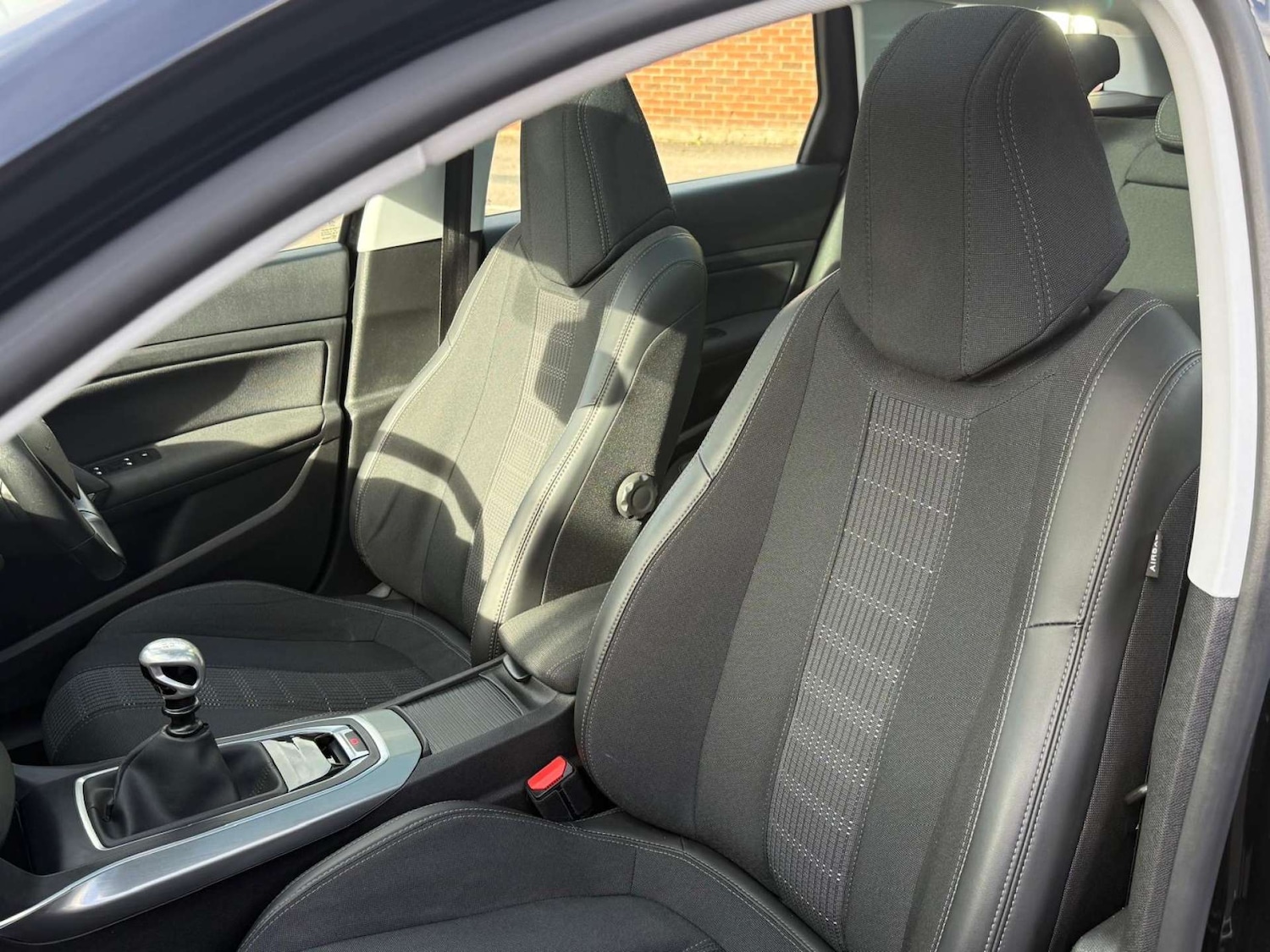 Used Peugeot 308 2017 for sale - 76601195: Photo 11