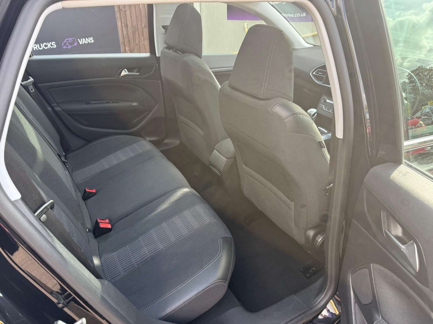 Used Peugeot 308 2017 for sale - 76601195: Photo 13