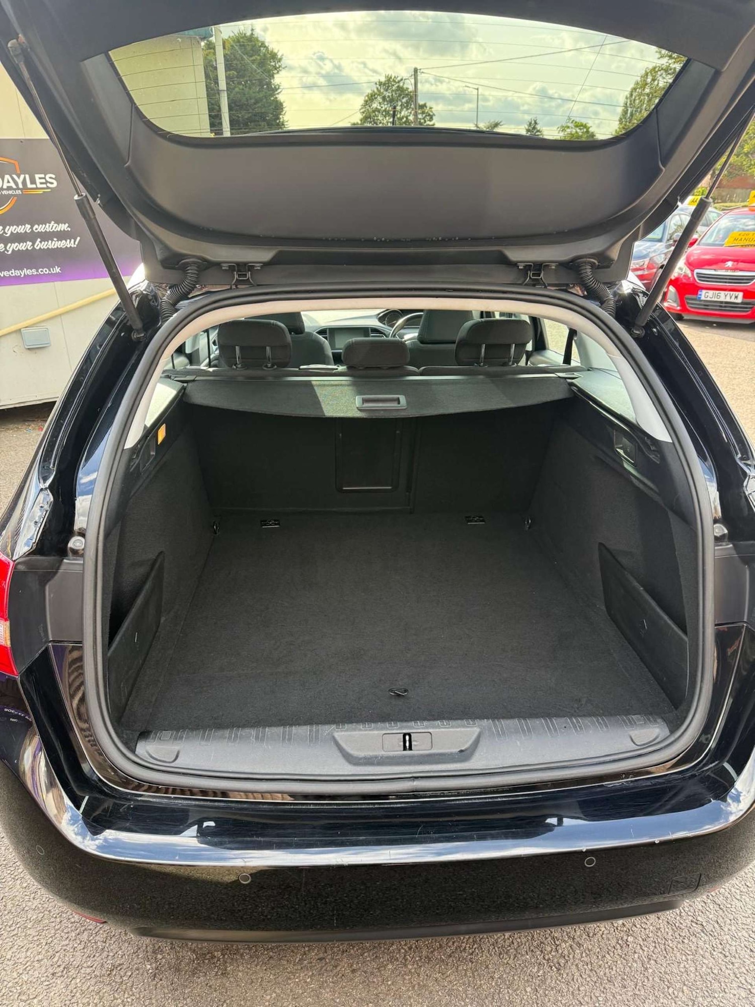 Used Peugeot 308 2017 for sale - 76601195: Photo 4