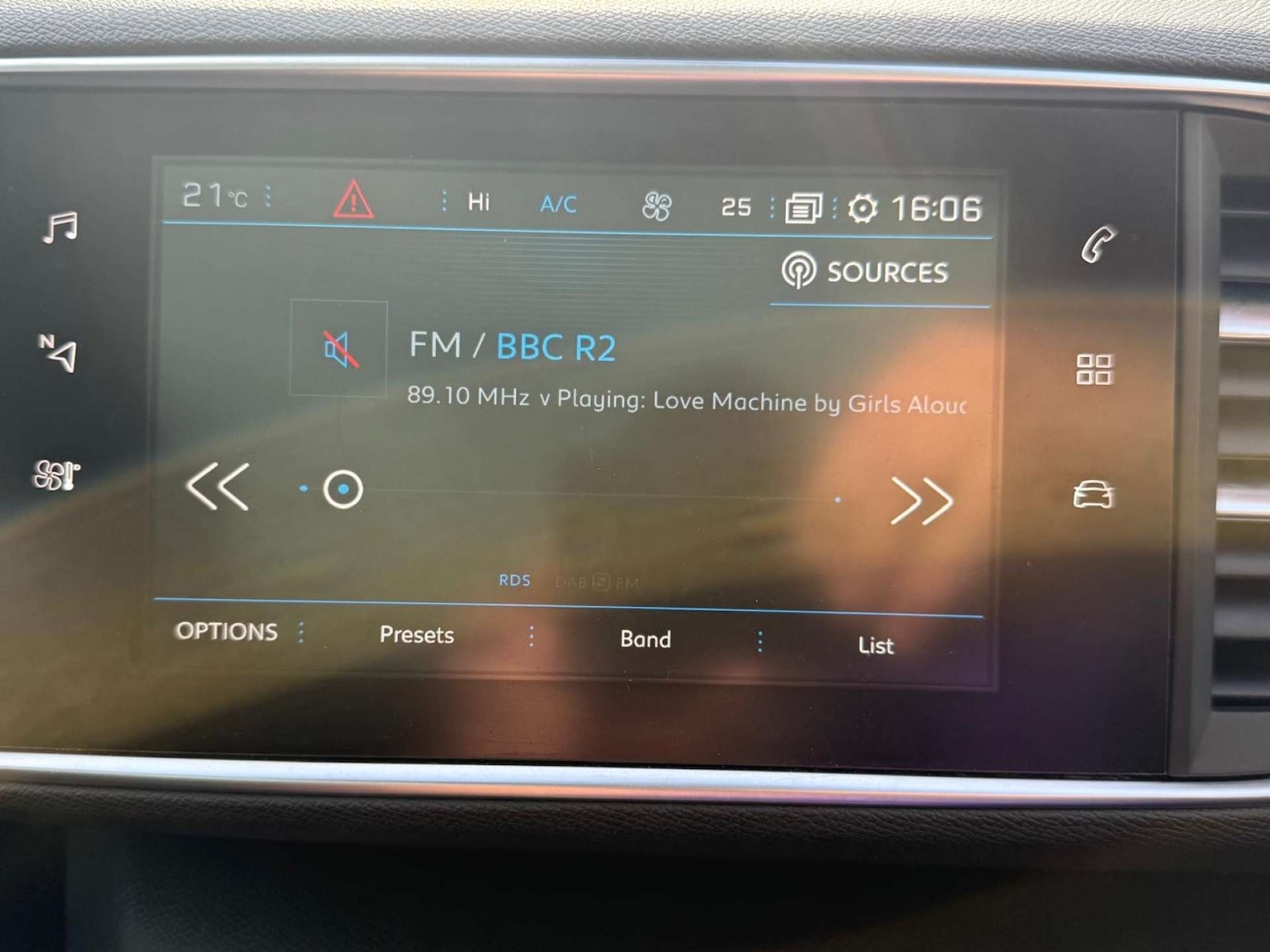 Used Peugeot 308 2017 for sale - 76601195: Photo 6