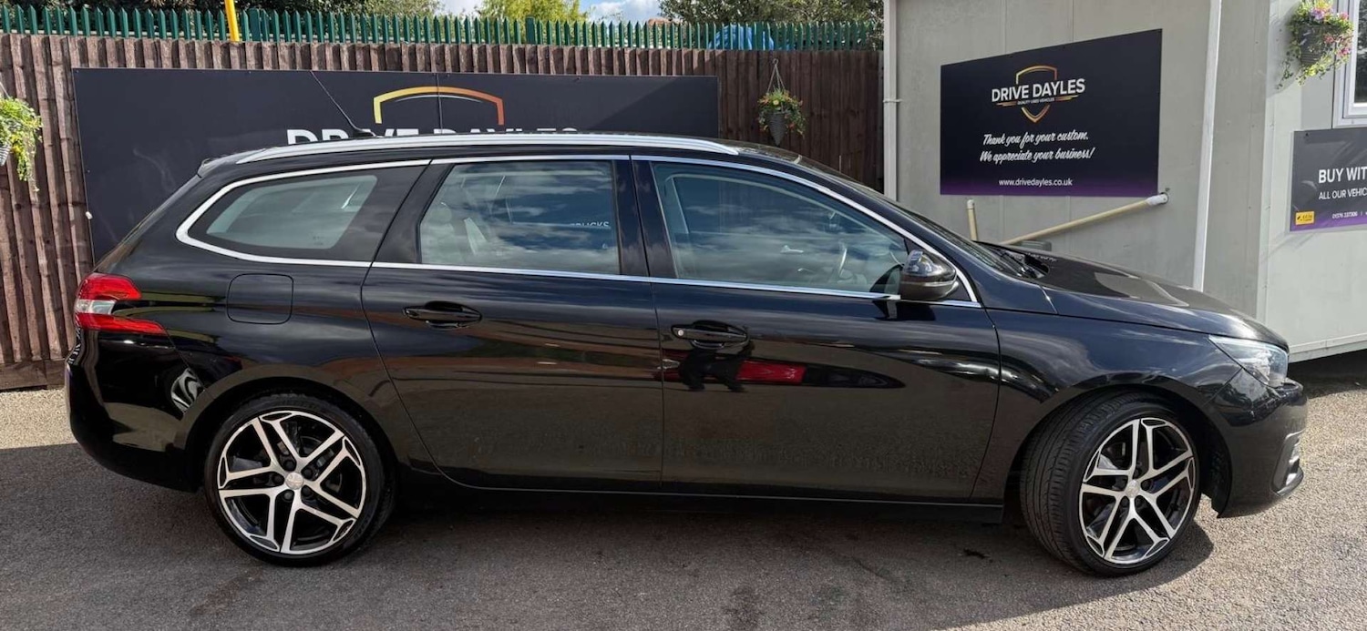 Used Peugeot 308 2017 for sale - 76601195: Photo 8