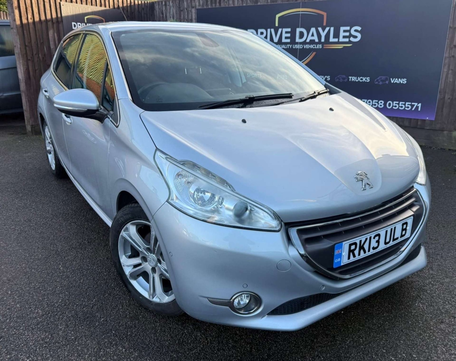 Used Peugeot 208 2013 for sale - 76829786: Photo 23