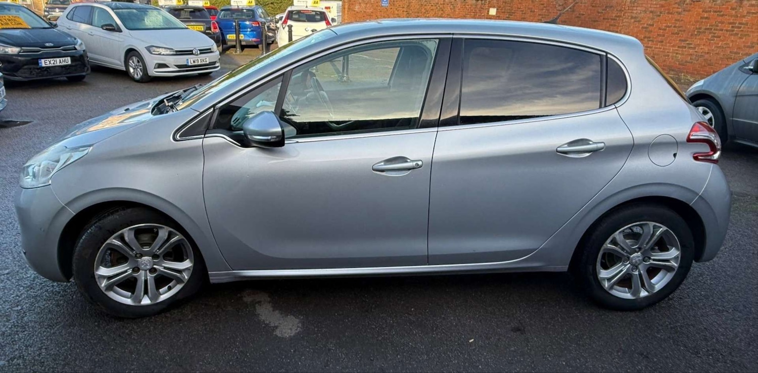 Used Peugeot 208 2013 for sale - 76829786: Photo 3