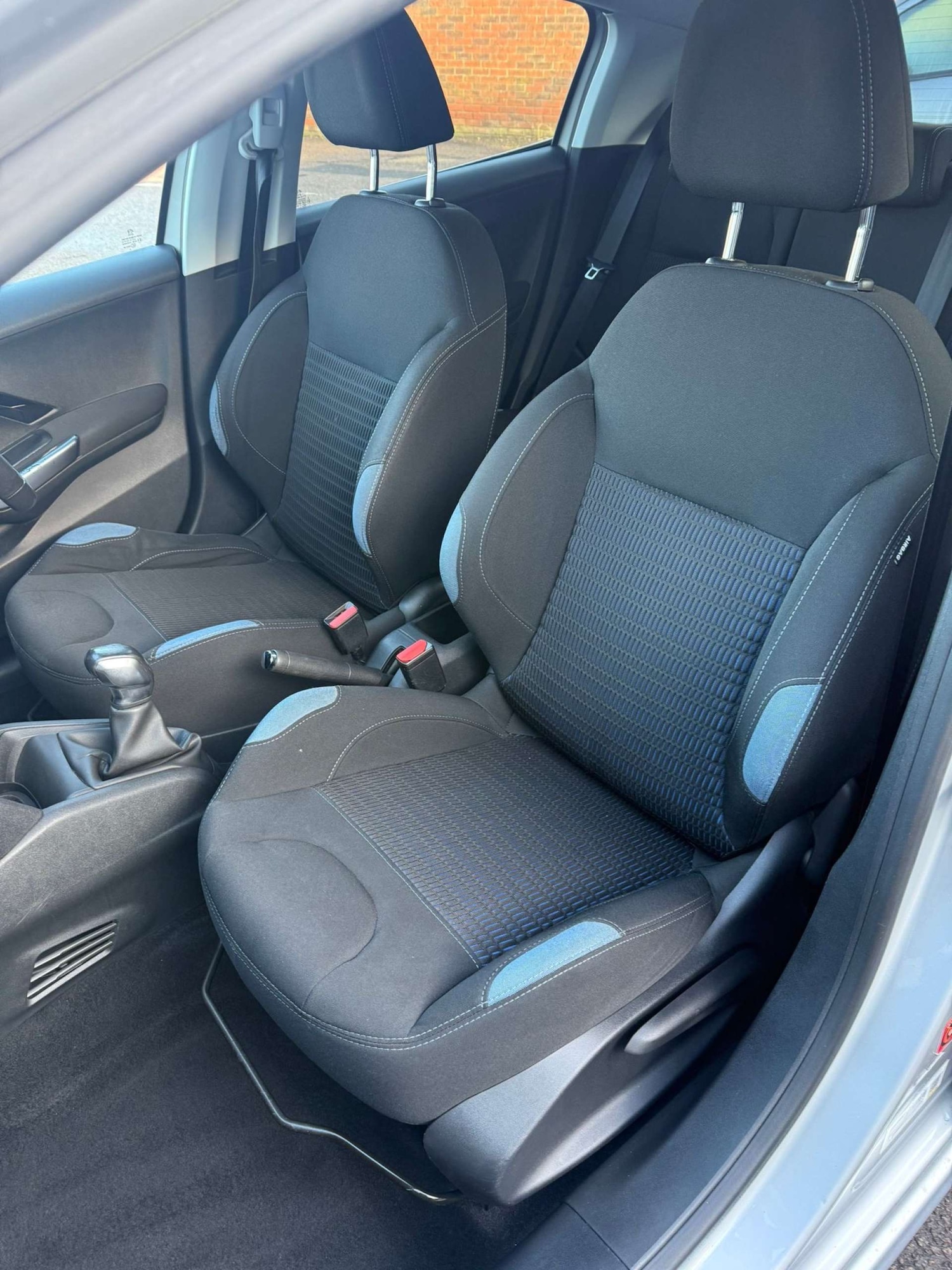 Used Peugeot 208 2013 for sale - 76829786: Photo 6