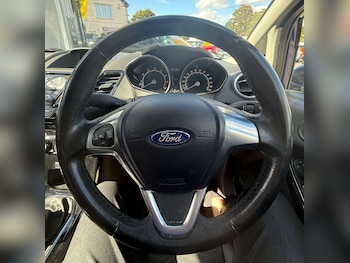 Used Ford Fiesta 2015 for sale - 75932024: Photo