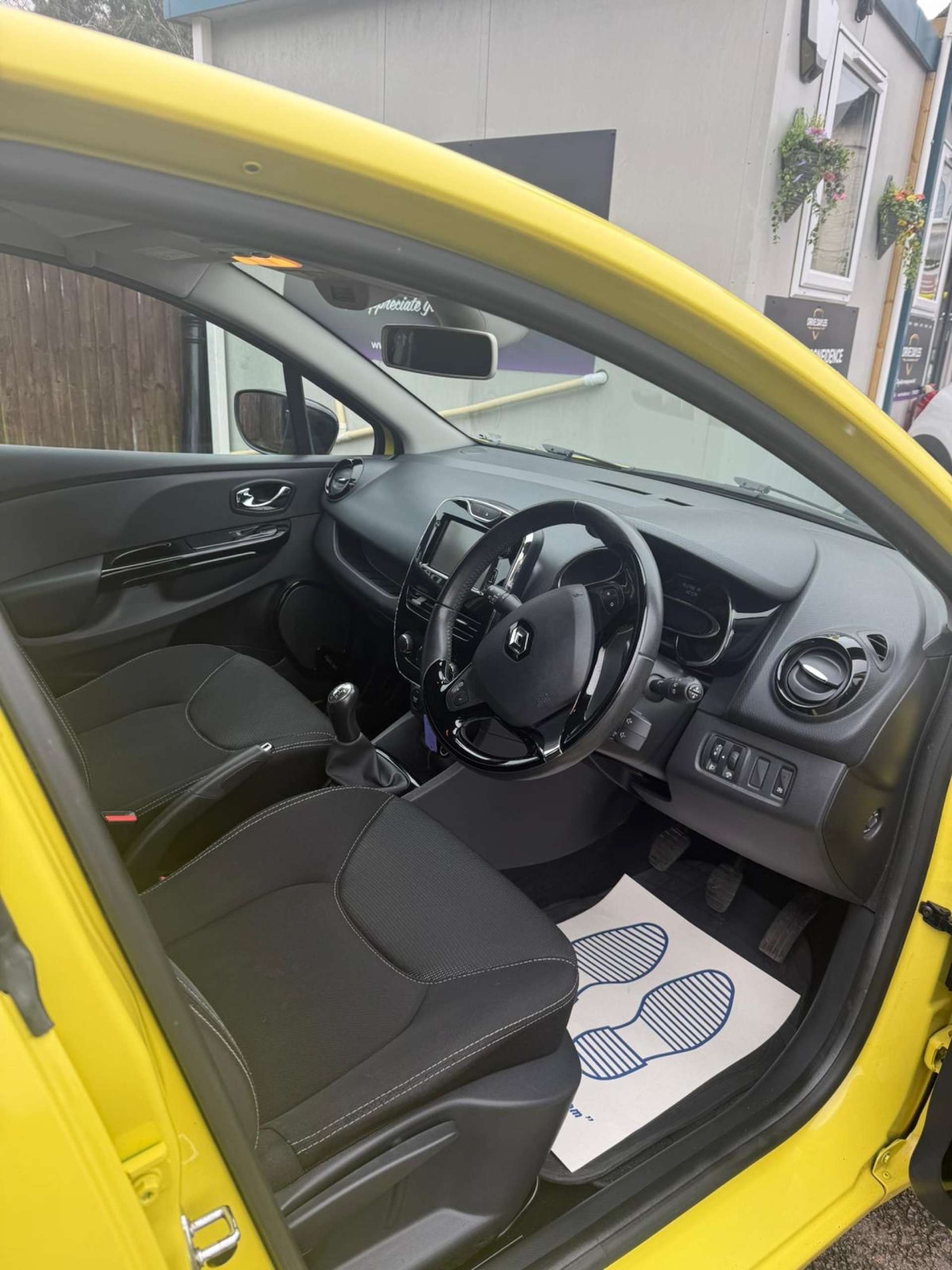 Used Renault Clio 2014 for sale - 77630693: Photo 8