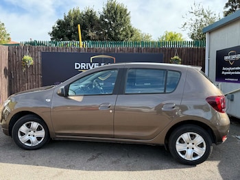 Used Dacia Sandero 2018 for sale - 76056650: Photo 2