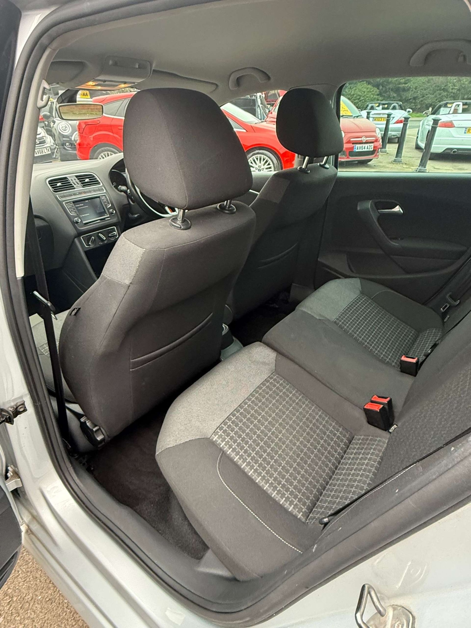 Used Volkswagen Polo 2017 for sale - 77778112: Photo 10