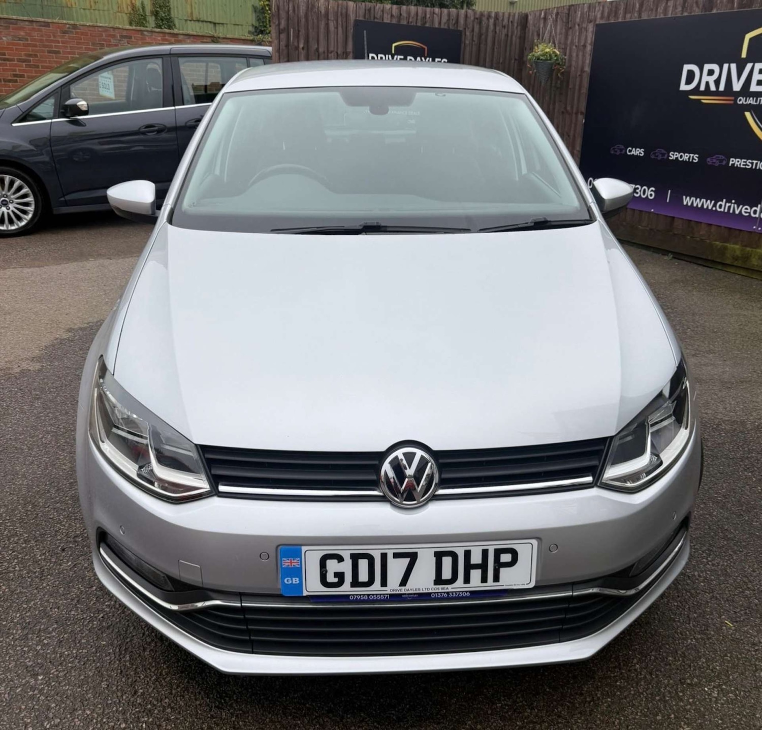 Used Volkswagen Polo 2017 for sale - 77778112: Photo 2