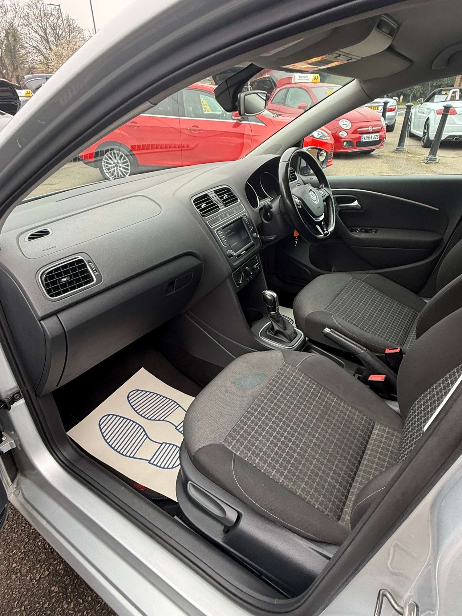 Used Volkswagen Polo 2017 for sale - 77778112: Photo 6