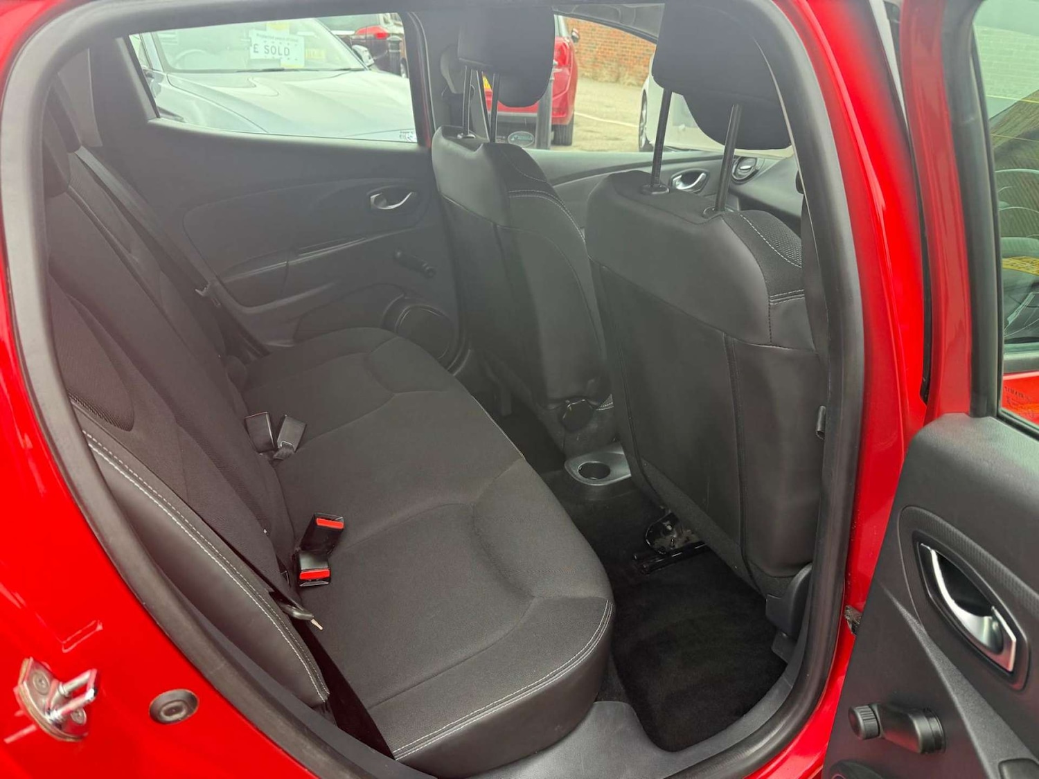 Used Renault Clio 2016 for sale - 76601370: Photo 12