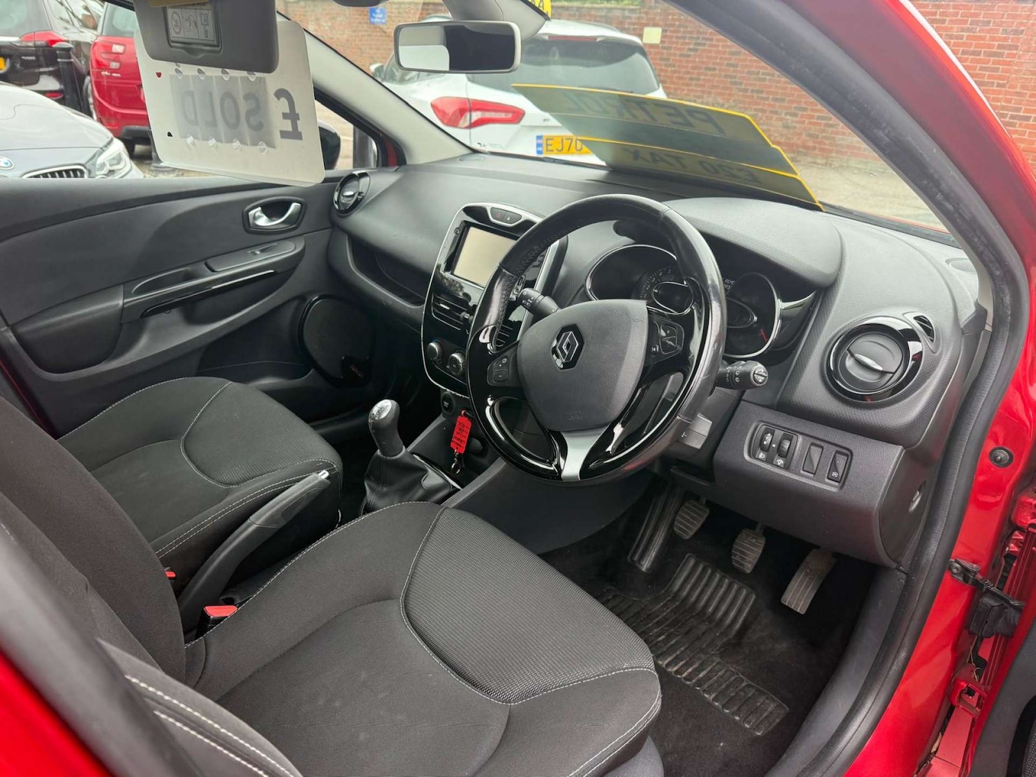 Used Renault Clio 2016 for sale - 76601370: Photo 14