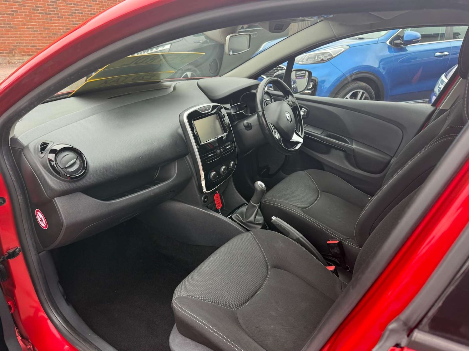 Used Renault Clio 2016 for sale - 76601370: Photo 23