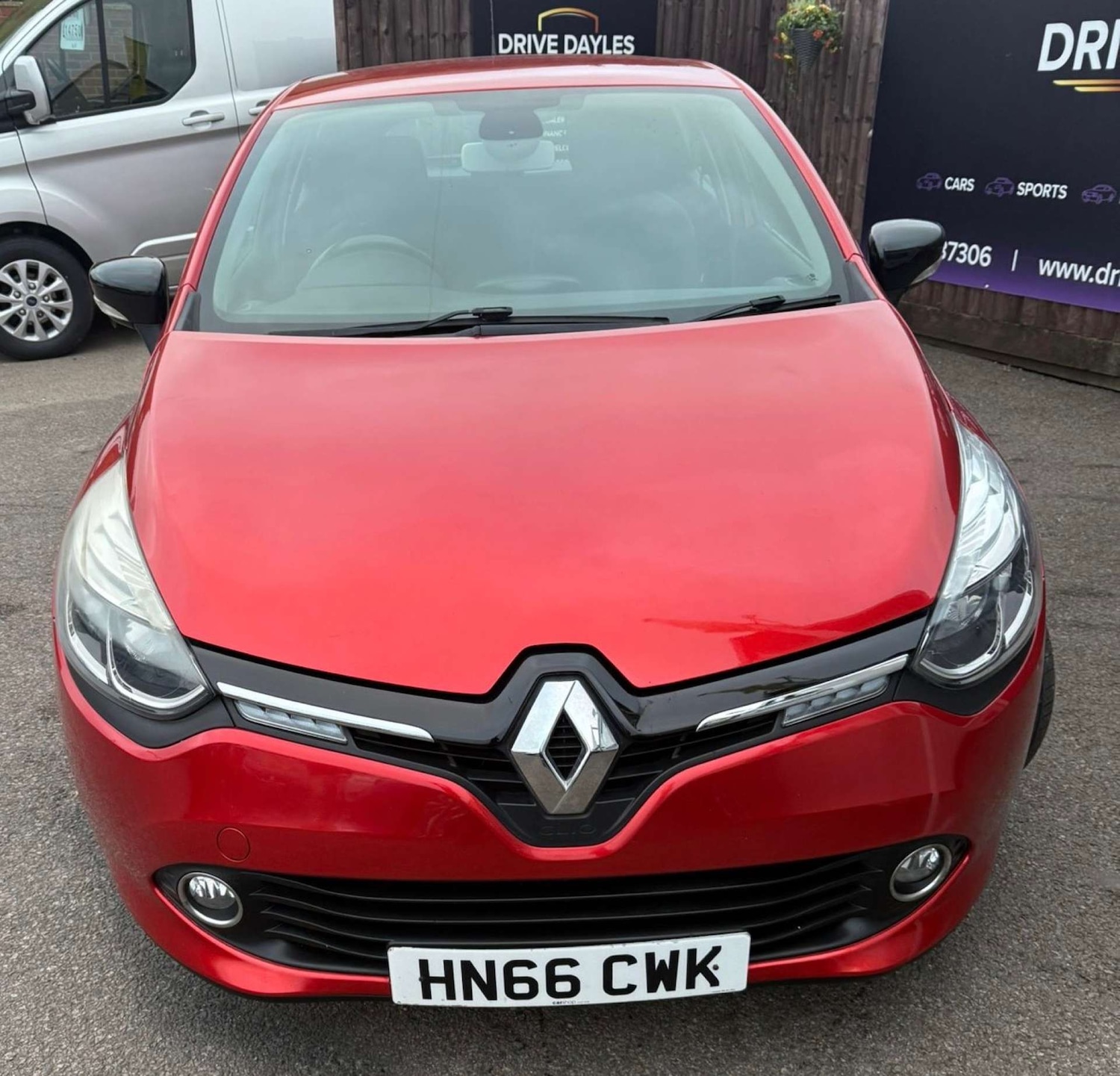 Used Renault Clio 2016 for sale - 76601370: Photo 3