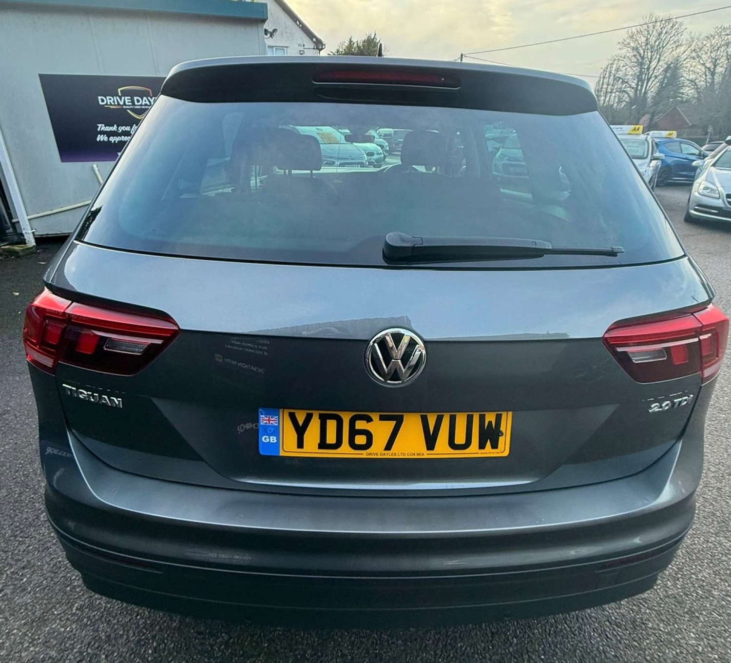 Used Volkswagen Tiguan 2017 for sale - 77383384: Photo 2