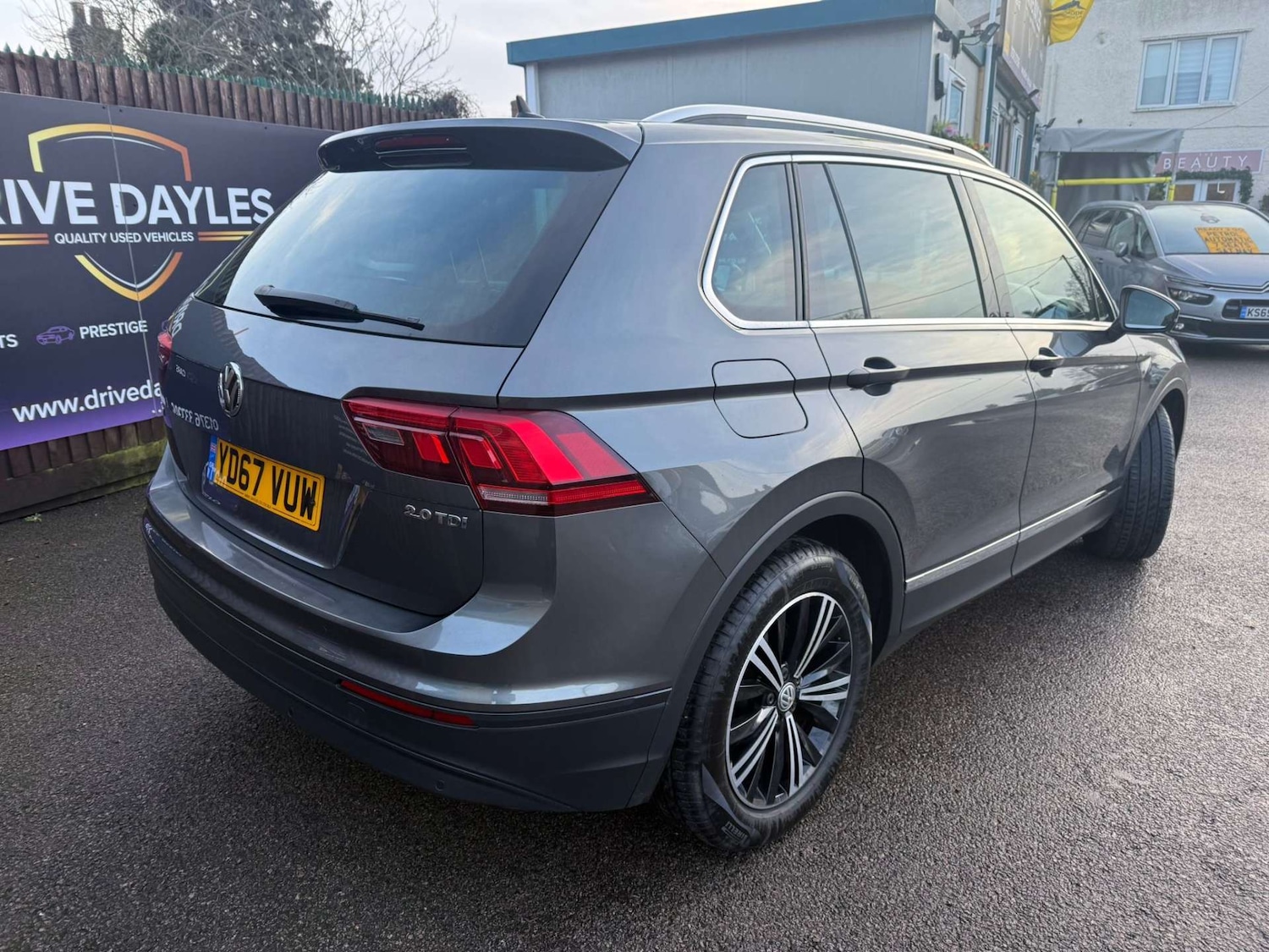 Used Volkswagen Tiguan 2017 for sale - 77383384: Photo 3