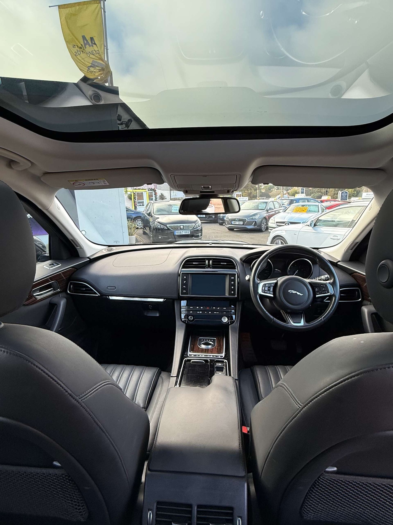 Used Jaguar F-Pace 2017 for sale - 76651425: Photo 3