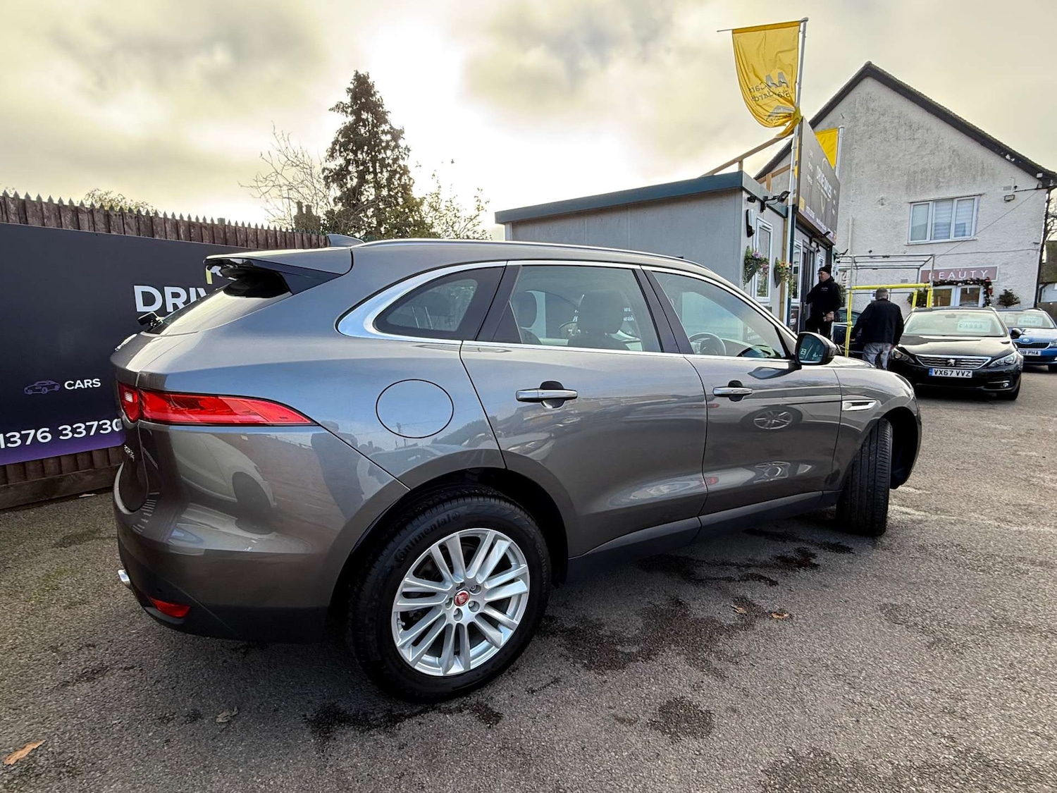 Used Jaguar F-Pace 2017 for sale - 76651425: Photo 8