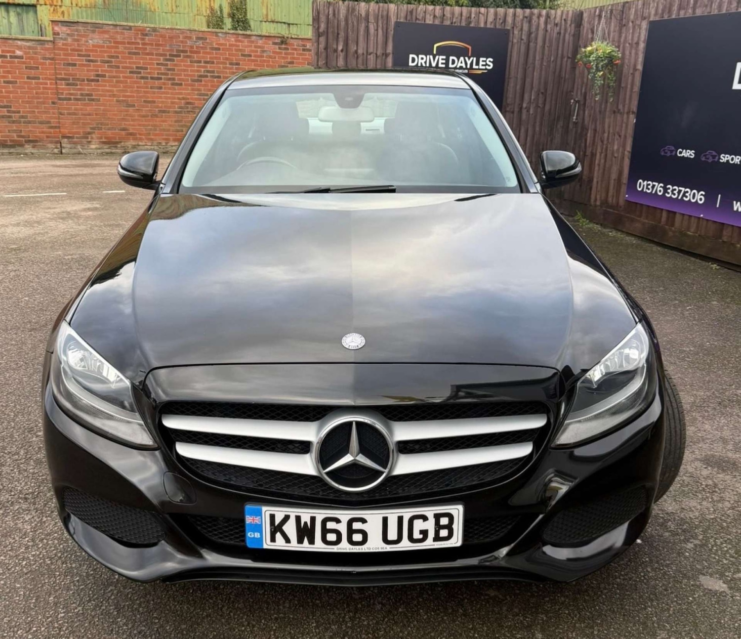 Used Mercedes-Benz C Class 2017 for sale - 77261416: Photo 2